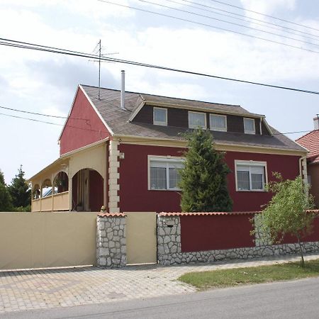 Erdos Apartments Mosonmagyaróvár Extérieur photo